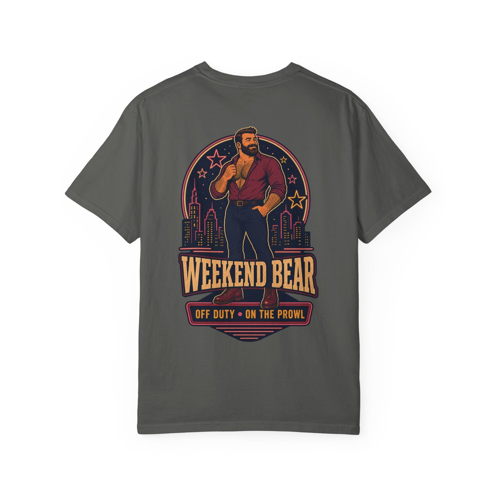 Pepper Weekend Bear T-shirt, front view with Bearsnack Trail Badge